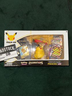 25th Pokémon Celebrations Premium Figure Collection Pikachu VMAX