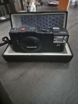 Olympus XA2 35mm Film Camera with A11 Flash