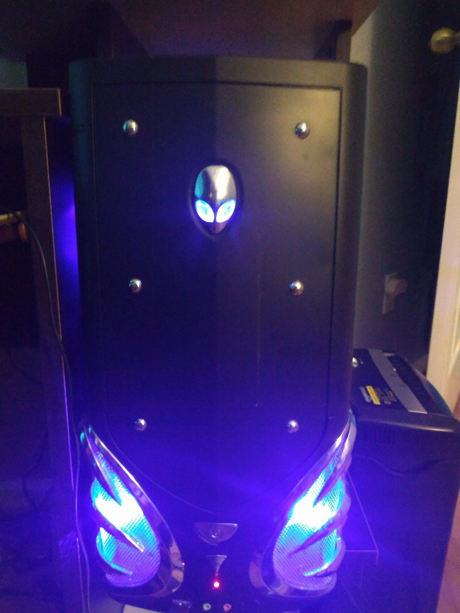 Custom computer gaming desktop