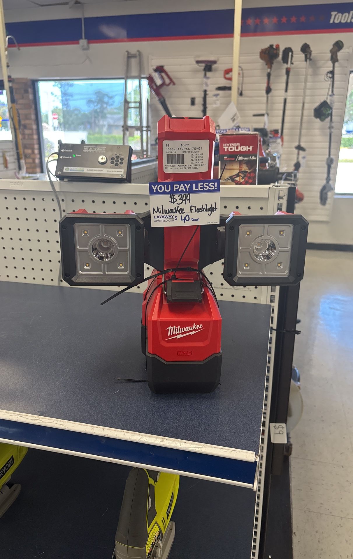 Milwaukee M18 Utility Bucket Flashlight