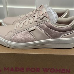 NEW Rykä Women's Viv Classic Blush Oxford Sneakers (Women’s Size 10) - $45