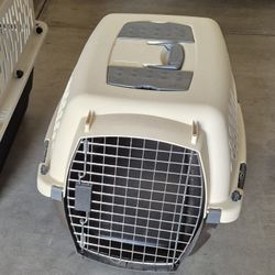 Clean Medium Pet Crate Carrier