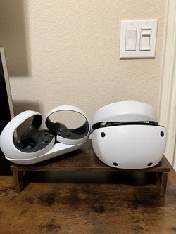 Sony PlayStation PS VR2 Headset Sense Controllers VR - White w/Charging Dock