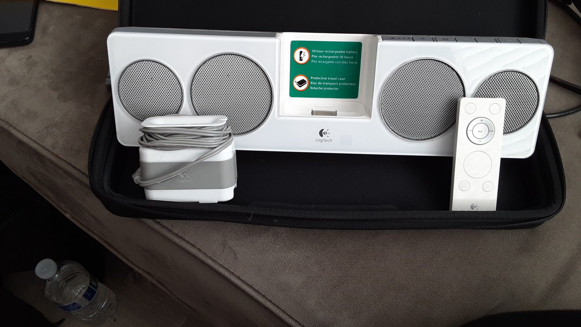 IPod Portable Speakers with Dock