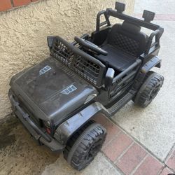 Kids Rechargeable Electric Jeep Works Good