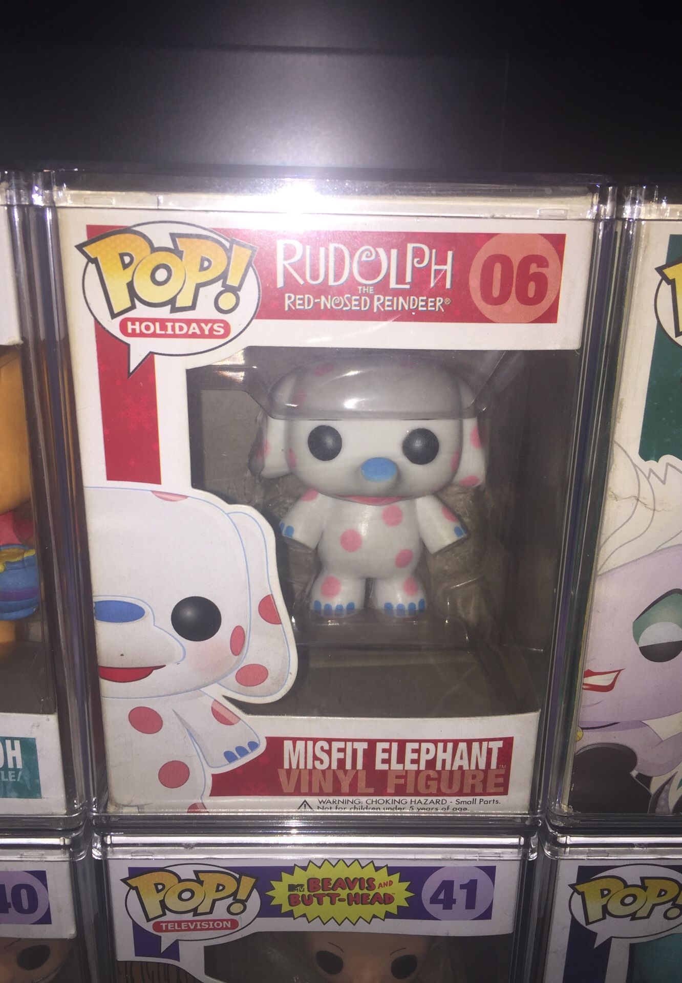 Funko pop misfit elephant (box damage)