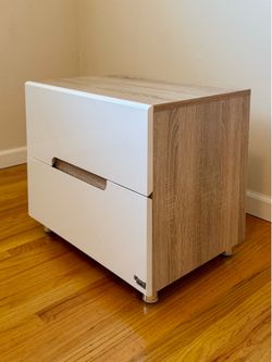 Night stand with drawers