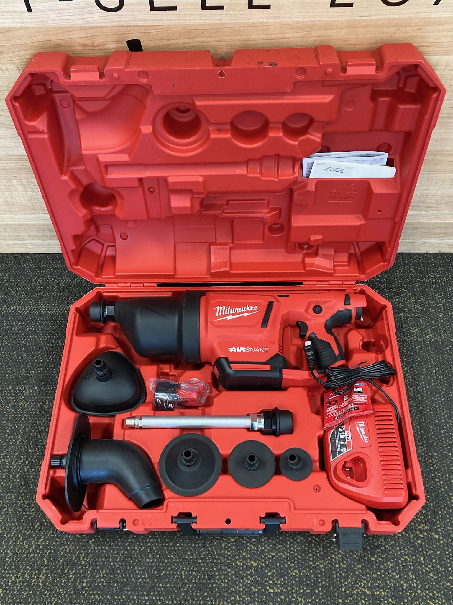 MILWAUKEE 2572B-21 M12 12-Volt Lithium-Ion Cordless Drain Cleaning Airsnake Air Gun Kit