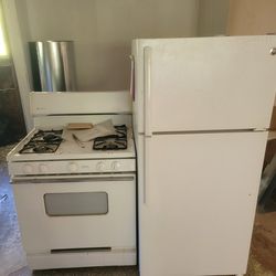 Free frigde and gas range