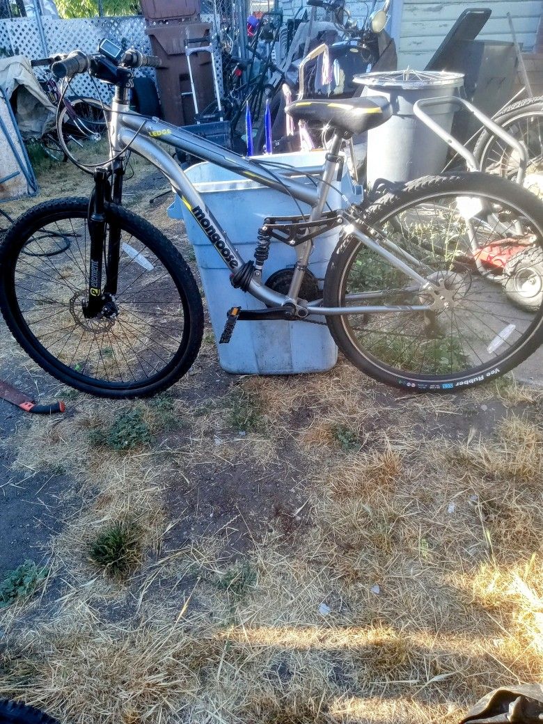 Mongoose Ledge 29",Gray/Black