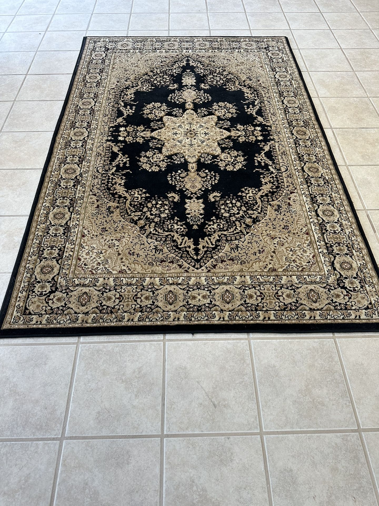 100 / Persian Rug 7.5’ X5’ Beautiful