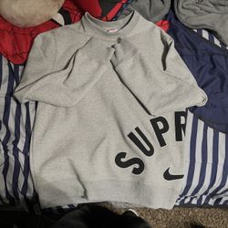 Supreme X Nike pull over