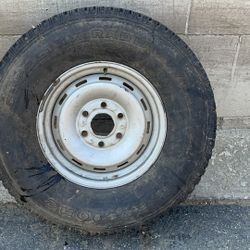 One OBS Chevy or GMC 4x4 16-inch steel wheel