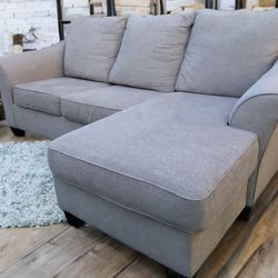 Couch With Reversible Chaise /Small Sectional /Sofa /Delivery Available 🚚 