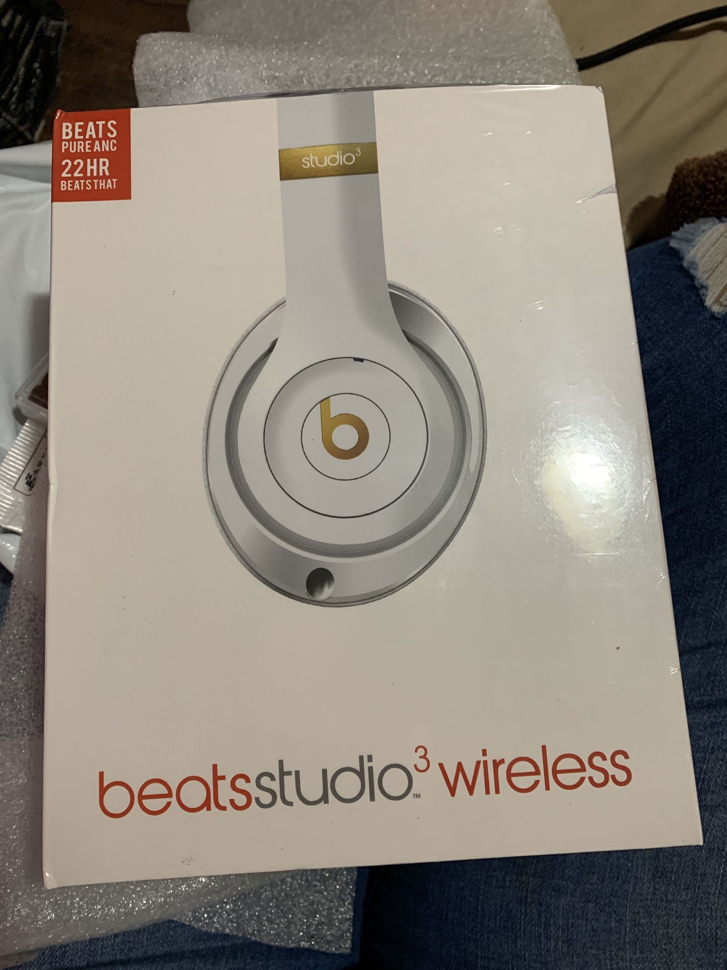 Beat studio 3 wireless headphones
