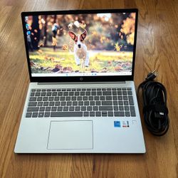 15.6 HP Laptop 15  Win11 i5 1335U 10-Cores @1.3Ghz SSD 256 RAM 16Gb Microsoft Office - Product 2024 