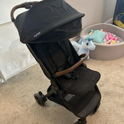 Nuna  TRVL Stroller