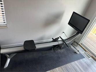 2022 Hydrow Pro Rowing Machine - Very Lightly Used - Frederick, CO