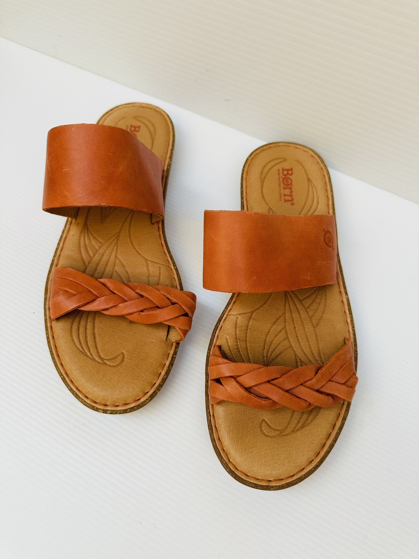 NWOT Born Womens Size 11 Morena Papaya Orange Leather Slip on Sandals Shoes