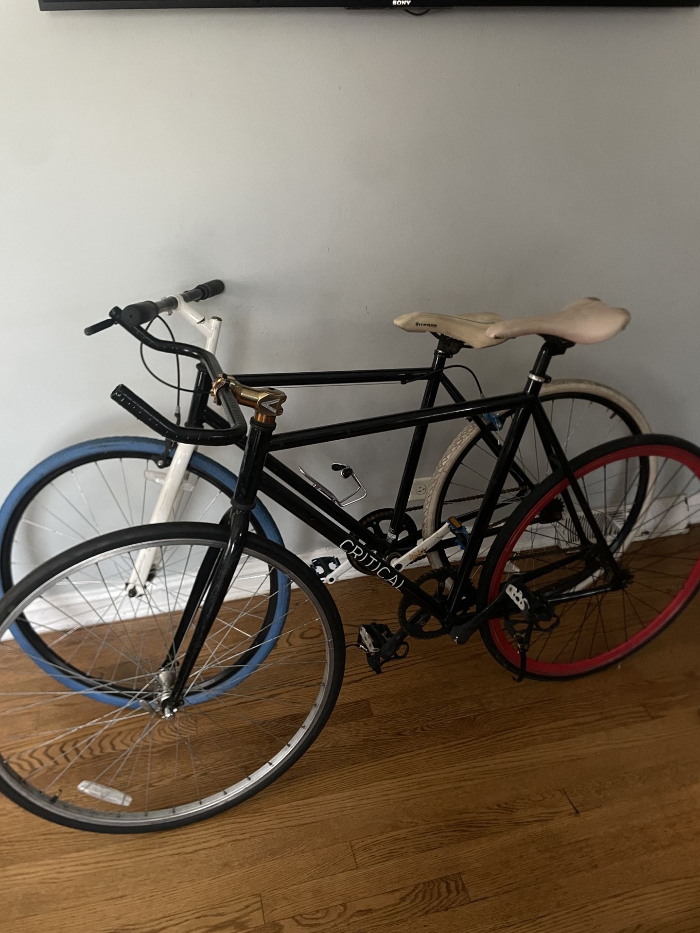 2 FIXIES READY TO RIDE SEND OFFERS