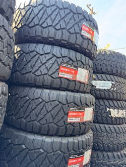 New Nitto 305/60R18 Ridge Grappler Tires
