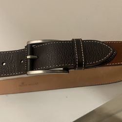    PETER MILLER Mans Leather Belt Size 32  Asking $ 20.00   Hablo Español