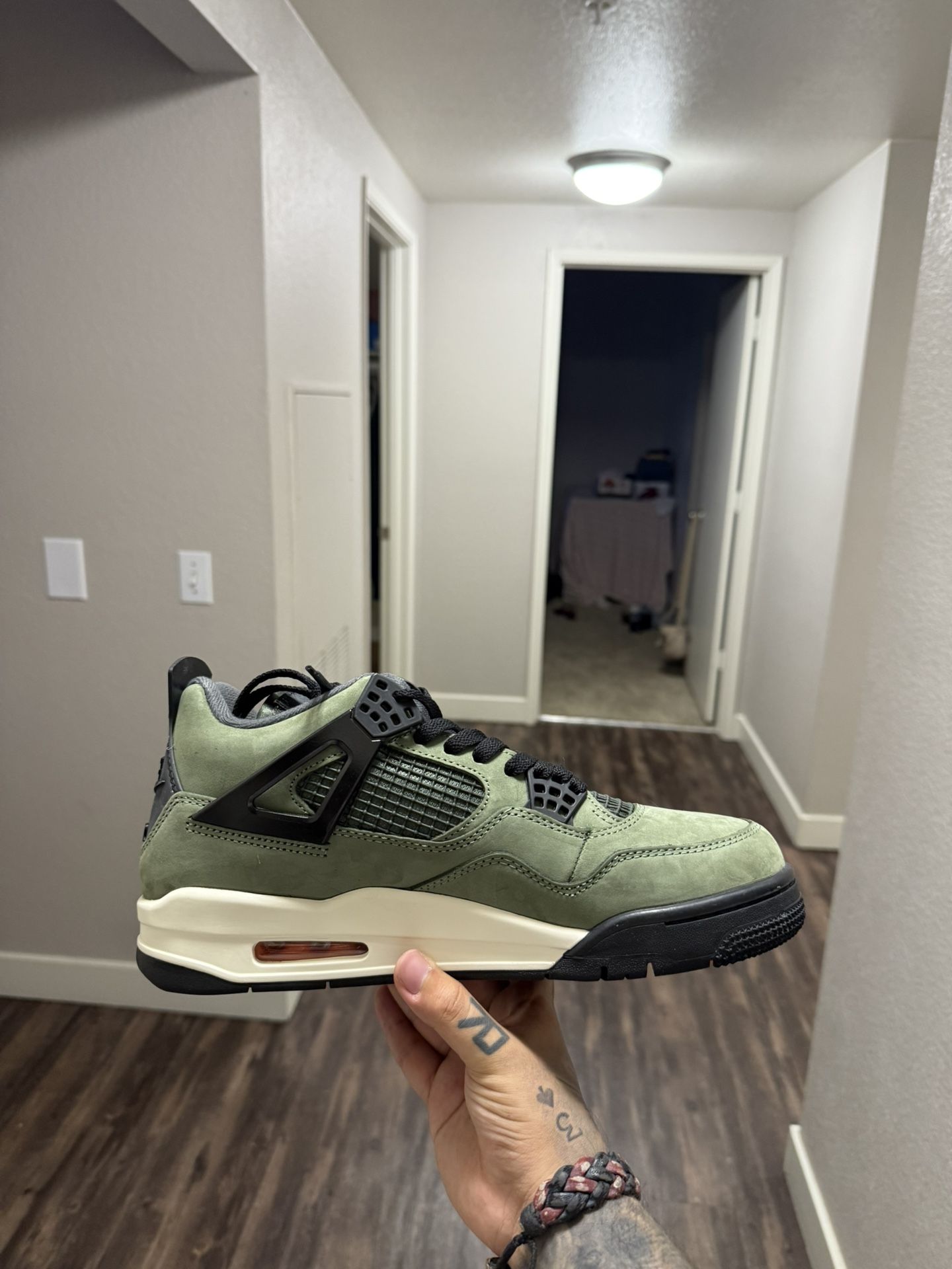 Jordan 4 Retro OG SP undefeated 