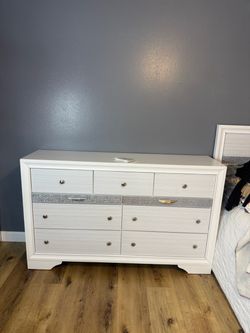 Clothing dresser