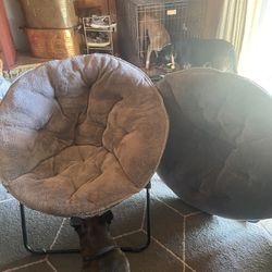 Plush Saucer Chair Used But In Great Condition 20$  Only One Available 