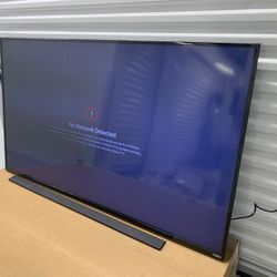 UIZIO 38 Tesia Irvine, CA 92618  Home Theater Display™ Model / Modêle / N° de Modelo: E70-E3 Input / Entrée / Entrada: 120 V - 60 Hz 2.5 