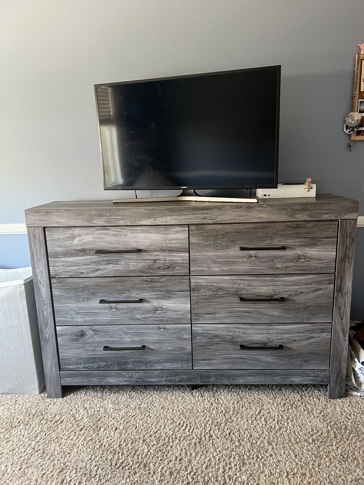 6-Drawer Dresser