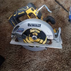 DeWalt Dcs573 Circular Saw