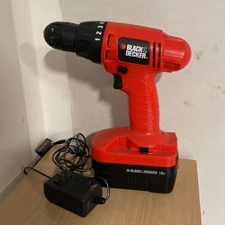 Black & Decker 18v Drill With Charger