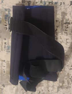Ergonomix Open Patella Neoprene Knee Brace w/ Adjustable Straps - Black