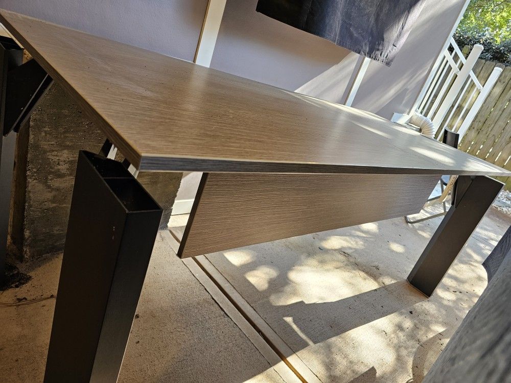 Office Table Corporate Style