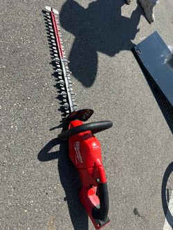 Milwaukee hedge trimmer