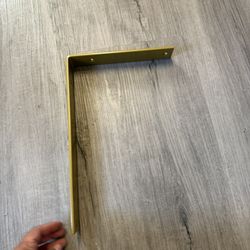 28 Gold Shelf Brackets with wooden shelves