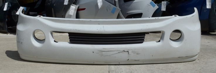 USED REF#M040 || 2001-2006 GMC YUKON XL || FRONT BUMPER