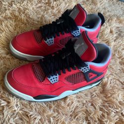 Air Jordan Retro 4 Toro Bravo