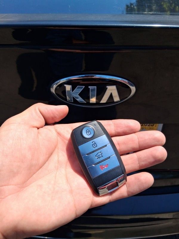 Car Keys / Llaves De Carro