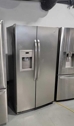 GE Side-by-Side Stainless Steel Refrigerator Fridge
