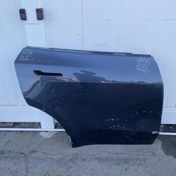 2020 2021 2022 2023 2024 Tesla Model Y Right Passenger Side Rear Door Shell OEM