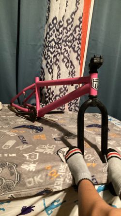 Pink mongoose frame