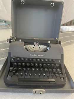 Underwood Universal Portable Typewriter