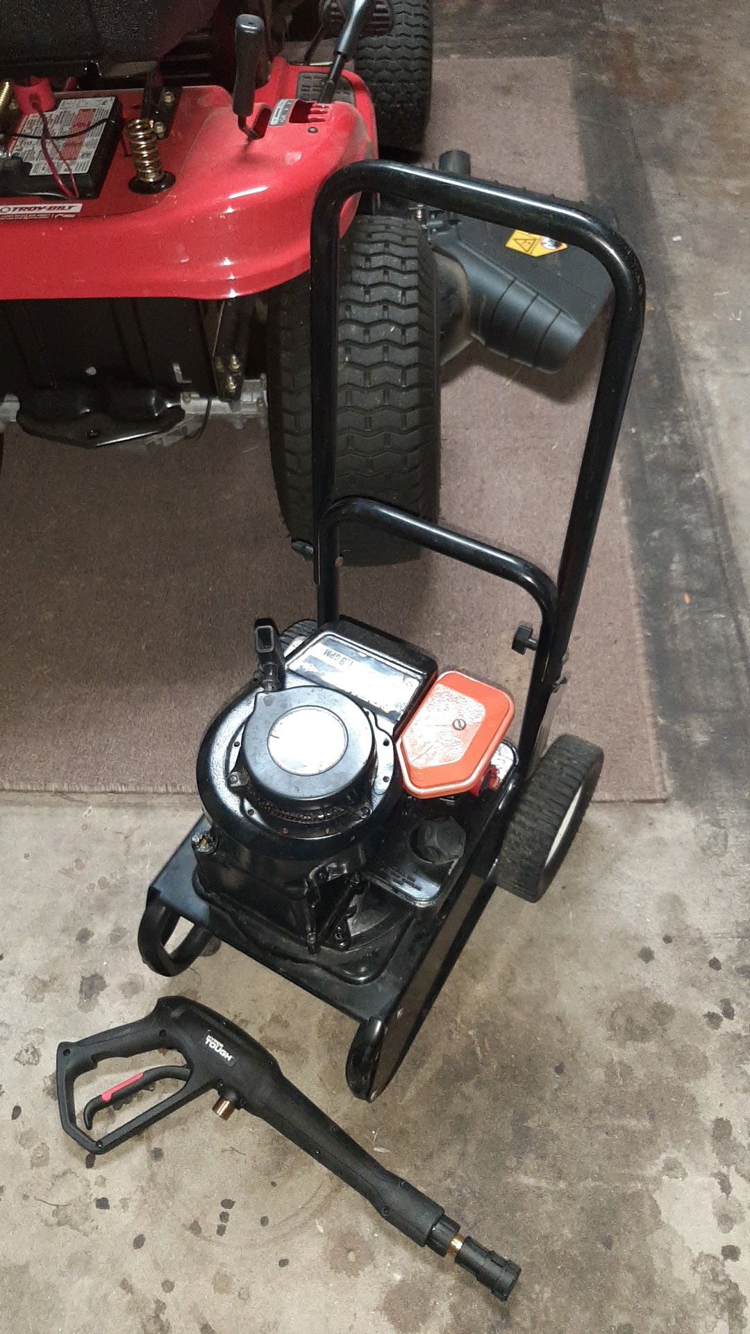 Brute,2000 psi 1.9gpm pressure washer great condition wand and washer 70.00 dollars