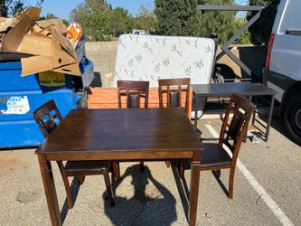 WOOD TABLE & CHAIRS
