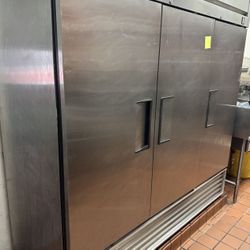 Refrigerator Comercial Grade  3 Doors