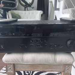 Yamaha RX-677 Home A/V Stereo Receiver 