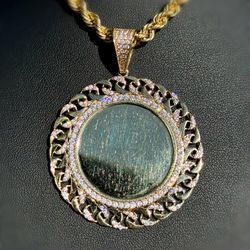 Jewelry 10k Solid Yellow Gold 13.70 Grams Big Round white CZ stone 4.00CTW picture memory Pendant Charm