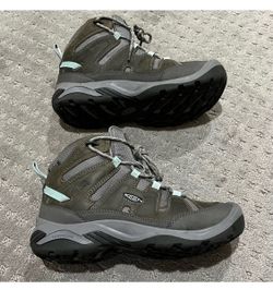 NEW KEENHiker Boots Shoes Women’s Size 8